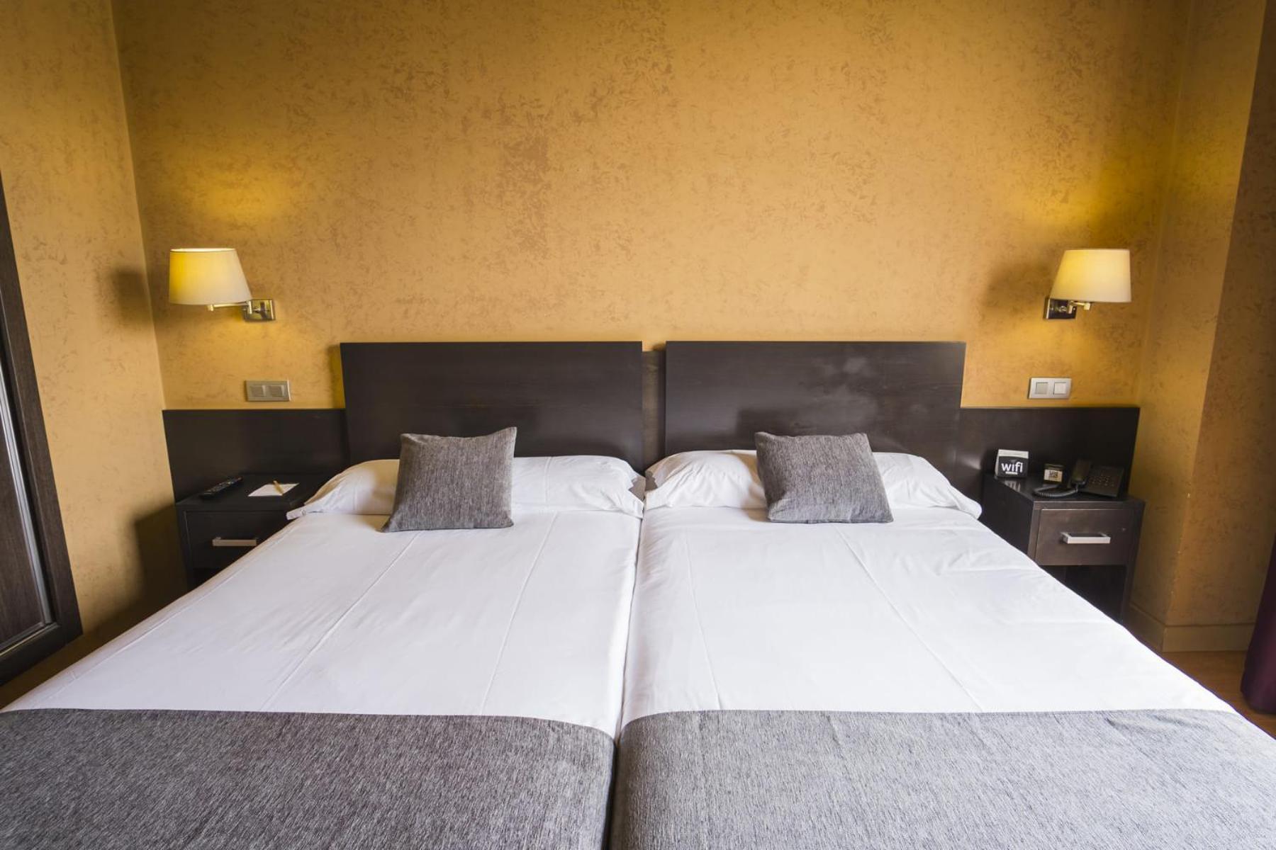 Alda El Espinar Hotel Bagian luar foto